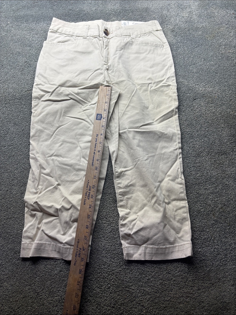 Women’s size 6 Beige Cotton Capris - Casual Everyday